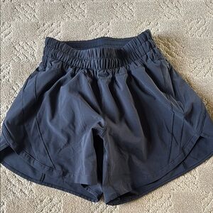Lululemon Athletica Black Athletic Shorts Lightweight like new, size 2, 5”